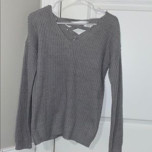GRAY CRISS-CROSS BACK SWEATER